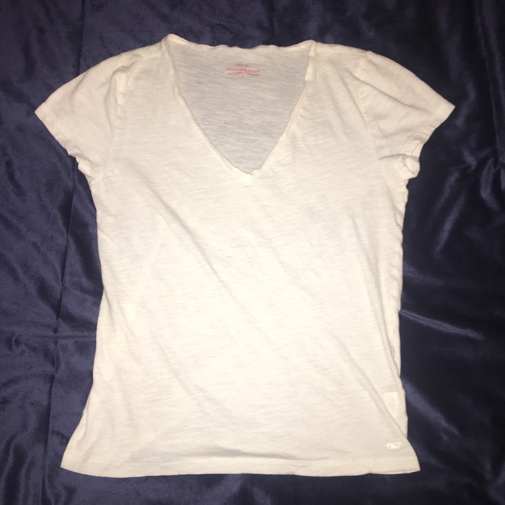 Vineyard Vines white tee